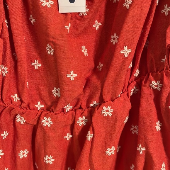 Super Sweet Top - ruched around bust area - new with tags - Picture 2 of 5